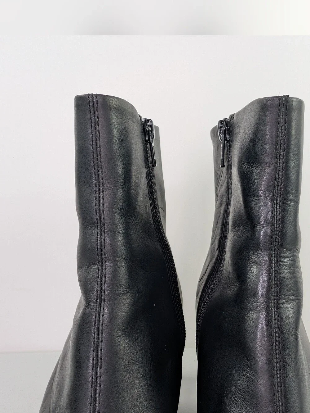 Vagabond Grace Boot Size 39 US 8 Black Leather Chunky Bootie Block Heel Side Zip